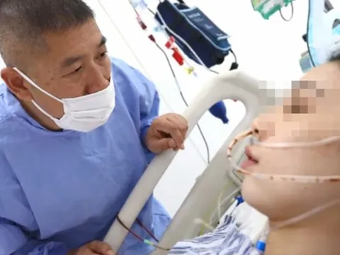 Nữ nhân viên văn phòng 40 tuổi mắc cùng lúc 3 loại ung thư: Bác sĩ cảnh báo thói quen mỗi đêm của nhiều người có thể phá vỡ hệ miễn dịch