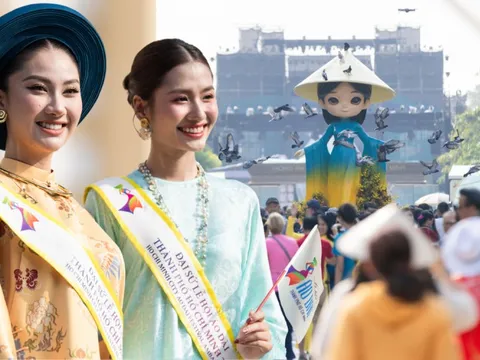 Cảnh tượng hiếm thấy ở phố đi bộ Nguyễn Huệ: 3.000 phụ nữ cùng làm một việc vào ngày 8/3