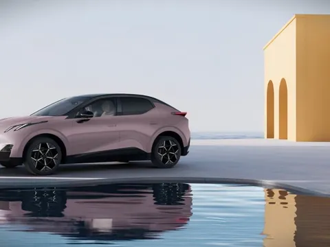 Một chiếc xe điện tại Trung Quốc vừa gặp tai nạn theo cách rất khó tưởng tượng