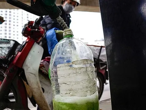 Tuyệt đối KHÔNG làm hành động này sau khi mua xăng dầu, vì có thể ảnh hưởng tính mạng