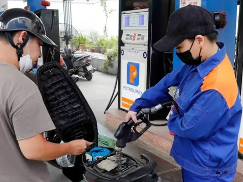 Bộ Công thương đề xuất giảm thuế môi trường, sử dụng Quỹ bình ổn giá xăng dầu