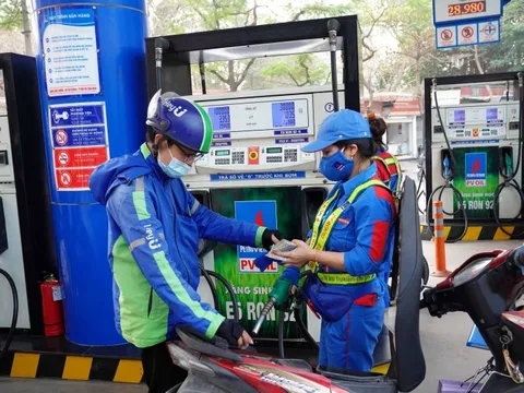 Thứ trưởng Công Thương: Việt Nam chưa phải dùng nguồn xăng dầu dự trữ quốc gia