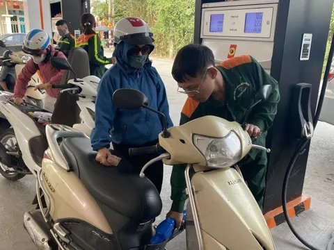 Bộ Công Thương: Khẩn trương xây dựng kế hoạch nhập khẩu xăng dầu cho tháng 4-2026