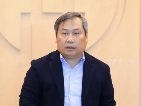 Chủ tịch UBND TP Hà Nội Vũ Đại Thắng đề nghị người dân không tích trữ xăng dầu