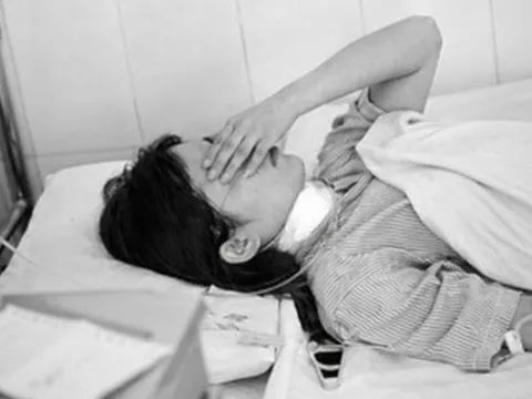 Nữ sinh 20 tuổi đau cổ, đi khám phát hiện ung thư dạ dày đã di căn toàn thân: Đừng bỏ qua dấu hiệu này