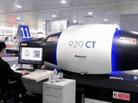 Cận cảnh 'phi thuyền' soi chiếu xịn nhất thế giới ở sân bay nổi tiếng Việt Nam vừa 'lên đời'