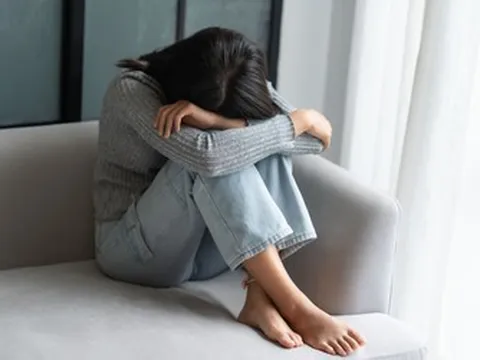 Thế hệ lớn lên trong bất định và những mối quan hệ lưng chừng