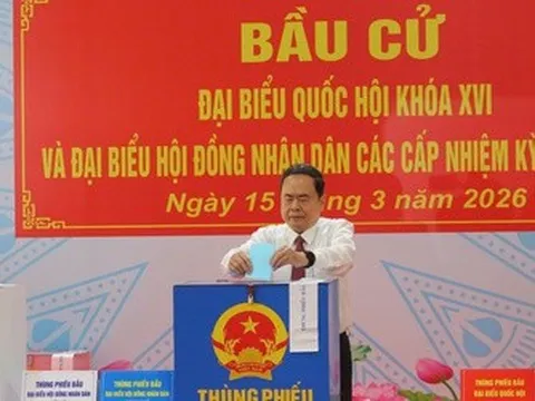 Chủ tịch Quốc hội Trần Thanh Mẫn, Bí thư Tp.HCM Trần Lưu Quang bỏ phiếu tại Hóc Môn