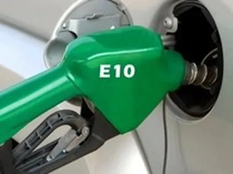 Giá xăng dầu toàn cầu biến động: Một quốc gia đã tìm thấy 'phao cứu sinh'