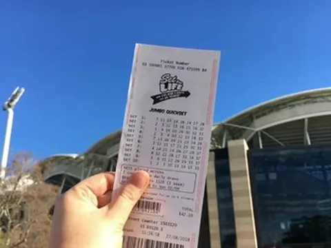 Quyết định bước ngoặt của chàng trai 23 tuổi sau khi trúng số gần 500 tỷ đồng