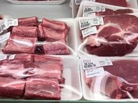 Mua sườn đóng khay trong siêu thị, nhân viên nói chi tiết "vàng" nhiều người không hề biết
