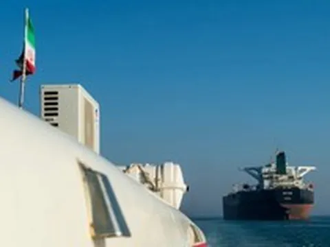Mỹ bất ngờ tuyên bố có thể gỡ cấm vận với 140 triệu thùng dầu của Iran đang trôi nổi trên biển