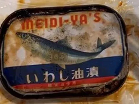 Hộp cá mòi bị “bỏ quên” hơn 50 năm được mở ra: Chuyên gia nhìn thấy gì mà vội cảnh báo?