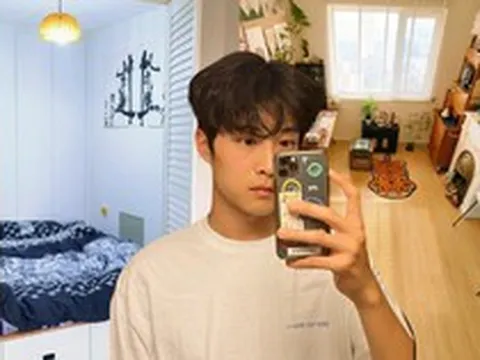 Căn nhà 33m2 của chàng trai sống một mình gây sốt: Phòng ngủ chỉ 3m2 nằm ngay trong phòng khách!