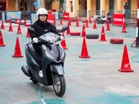 Xe máy xăng của người Việt chủ yếu là Honda, vậy giờ tiền xăng mỗi ngày hết bao nhiêu?