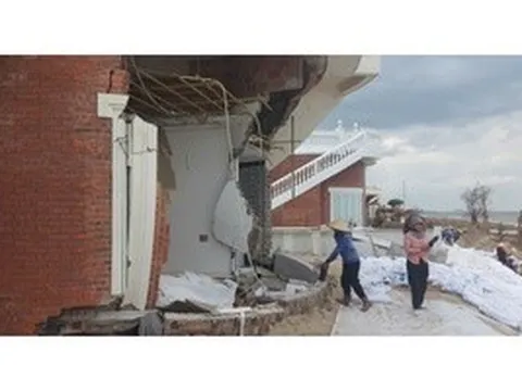 Loạt biệt thự ở Hà Tĩnh đổ nát sau bão: Yêu cầu khắc phục trước ngày 30-4