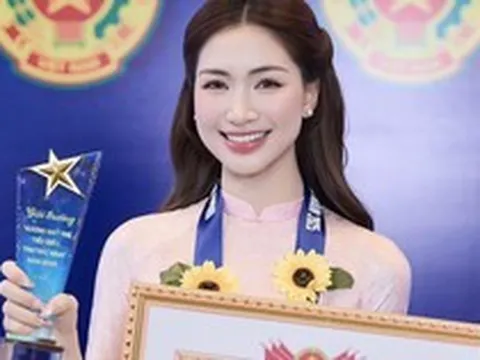 Hoà Minzy công bố tin vui, còn gọi tên Đại uý Thăng Văn Cương để nói 1 câu