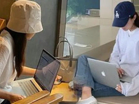 "Ai mà biết lúc nào bị đuổi" - thời thế thay đổi, dân văn phòng quyết "chân trong chân ngoài", làm từ sáng đến đêm tìm đường lui cho mình