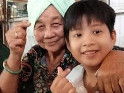 Gia cảnh nam sinh An Giang quay clip với bà nội viral, Đức Phúc, Tăng Duy Tân đồng cảm: SN 2008 chỉ cao 1m35 vì thiếu hụt hooc môn