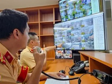 Cục CSGT giải đáp về việc tài xế vượt đèn đỏ khi chở người đi cấp cứu