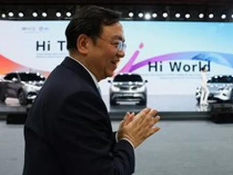 Giá xăng tăng chóng mặt, 1 quốc gia lại "cười lớn" vì kịch bản này đã chờ từ lâu: Đến lúc bung hàng rồi?