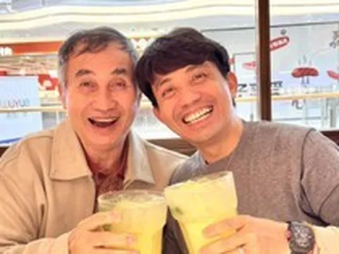 Cụ ông U80 sở hữu đế chế nhựa nghìn tỷ ở TP.HCM, xuất hiện cạnh con trai với chi tiết gây chú ý