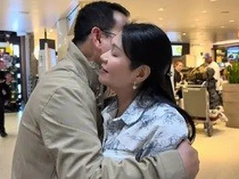 Nữ NSƯT ở Mỹ phấn khích: "Về Việt Nam, đi về Việt Nam ông xã ơi!"