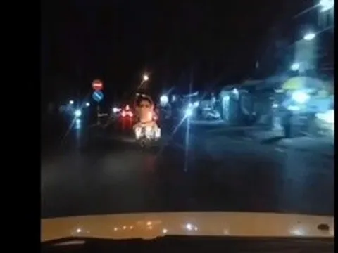 CLIP: CSGT Tây Ninh hú còi mở đường, cứu người phụ nữ nghi bị tai biến