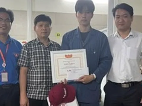 Đại học Bách khoa Hà Nội khen thưởng nam sinh dũng cảm cứu người trong vụ cháy tại Lĩnh Nam