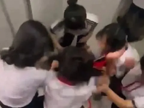 Lá chắn bảo vệ trẻ