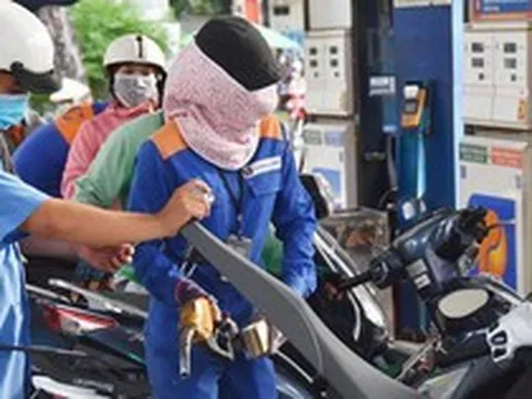 Hoả tốc triển khai việc miễn thuế đối với xăng dầu