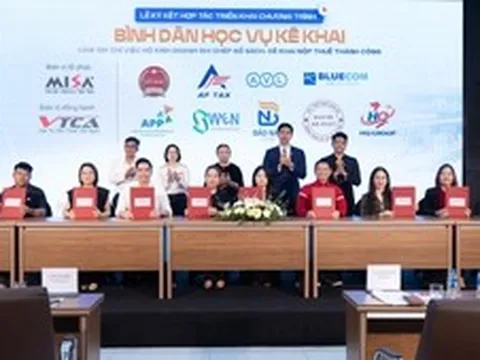 ‘Bình dân học vụ': Các đơn vị ‘cầm tay chỉ việc’ cho hộ kinh doanh khai thuế