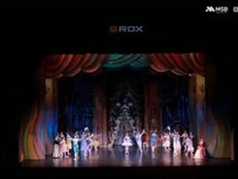 Khán giả Hà Nội say mê thế giới kỳ ảo của “Kẹp hạt dẻ”