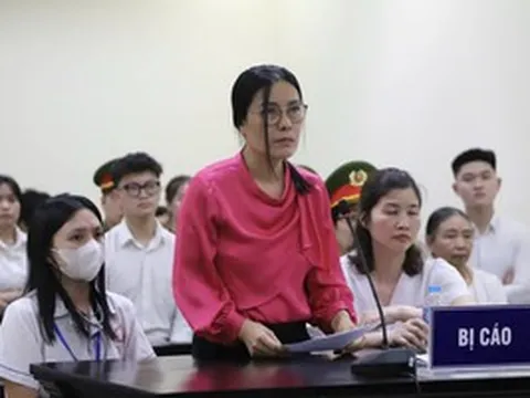 Nữ cựu Hiệu trưởng THCS lĩnh án 3 năm tù vì thu 15.000/tiết dạy thêm từ 13 năm trước