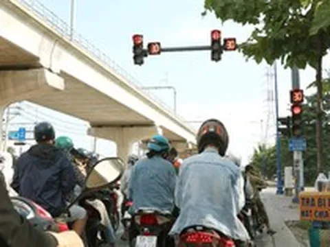 Người dân chú ý: Dừng đèn đỏ kiểu này có thể bị phạt tới 22 triệu đồng mà không hề hay biết