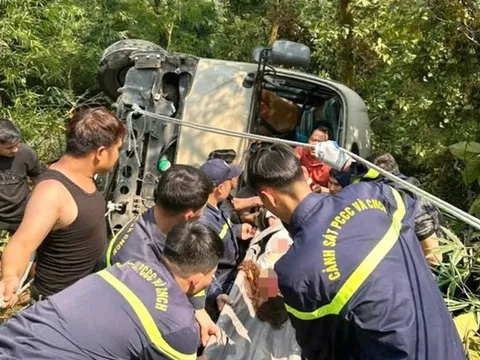 Vụ xe 29 chỗ lao xuống vực Tam Đảo: Xác định danh tính du khách, điều tra nguyên nhân