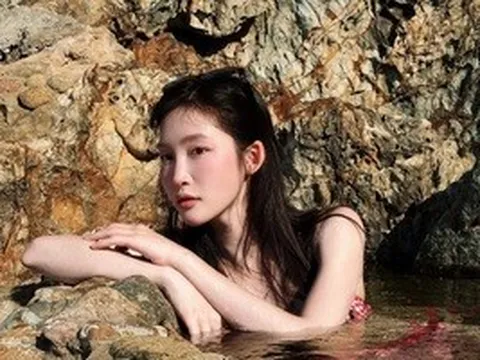 Diễn biến bất ngờ về vụ ca sĩ Juky San mặc bikini, nghi tắm tại Giếng Tiên