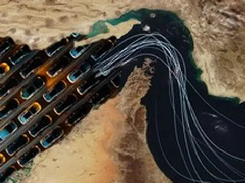 Cứ ngỡ xe điện sẽ “cứu thế giới” trước cảnh giá xăng tăng, ai ngờ giờ nó cũng kẹt ở eo biển Hormuz luôn rồi