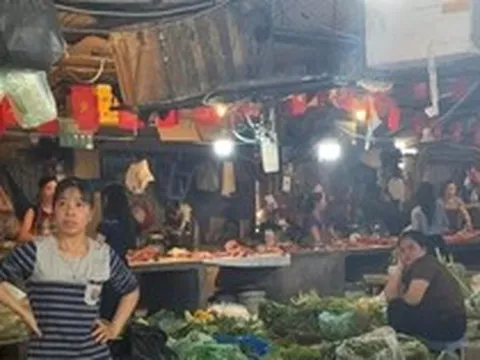 Giá xăng dầu giảm, vì sao dịch vụ ăn uống 'đua' tăng?