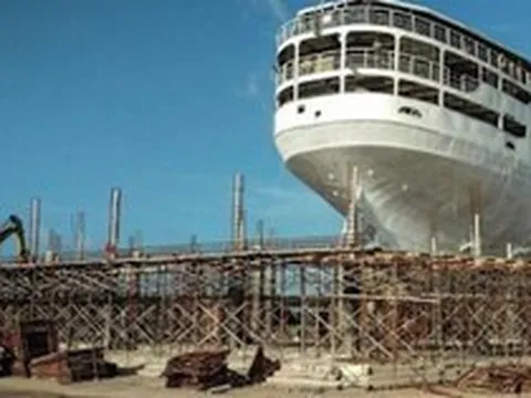 Chi 30 tỷ mua lại "đống sắt vụn 6.800 tấn” khiến bao người cười chê, 15 năm sau, công nghệ cao vào cuộc khiến ai cũng thấy hối hận