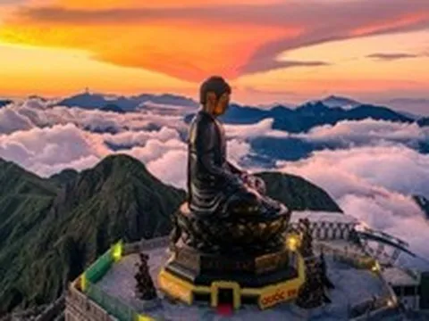 Đại tượng 50 tấn đồng nguyên khối do người Việt dựng lên giữa đỉnh núi băng giá, chính thức xác lập kỷ lục kỳ vĩ nhất châu Á