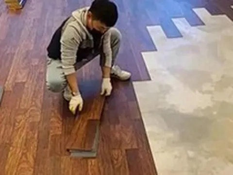 Thợ xây 30 năm cảnh báo: Đừng lát sàn gỗ trực tiếp lên gạch men nếu không muốn tốn thêm hàng chục triệu sửa lại