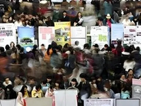 Vì sao 109 đại học Trung Quốc xóa bỏ ngành Ngoại ngữ: "Tảng băng trôi" AI và cái bẫy đào tạo chi phí thấp