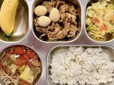 Lo thực phẩm bẩn, nhiều phụ huynh yêu cầu minh bạch từng 'cọng rau, miếng thịt'