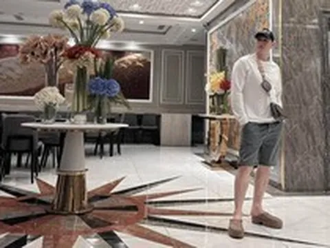 Nam ca sĩ là Viện phó, thỉnh thoảng chốt đơn 1 căn nhà: U55 chưa vợ con, hé lộ chuyện tình chua xót