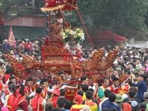 Cảnh tượng cuối tuần tại ngoại thành Hà Nội, nhiều người nhận xét: "Đông chưa từng có!"