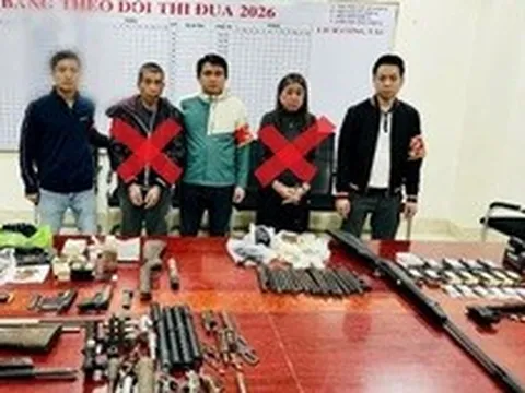 Hơn 10 tổ công tác đặc biệt đồng loạt ra quân khám xét, bắt 'bà trùm' vũ khí Phạm Thị Trúc Quỳnh SN 1969