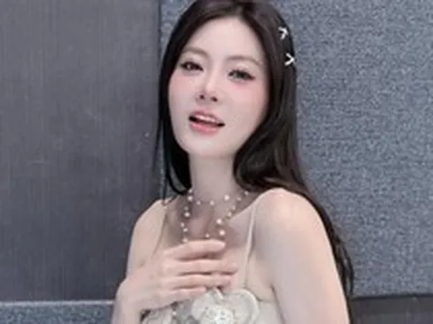 Mẹ đơn thân là á hậu, mỹ nhân phim giờ vàng: Ngày càng gợi cảm sau ly hôn, vừa lên chức giám đốc