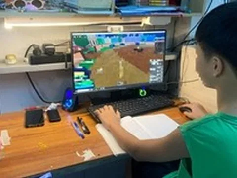 Con trai lớp 7 kiếm hơn 130 triệu đồng từ cày game, mẹ đòi cấm vì sợ con hư và lời khuyên từ chuyên gia