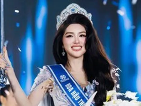 Phương Oanh làm cô dâu vướng tranh cãi